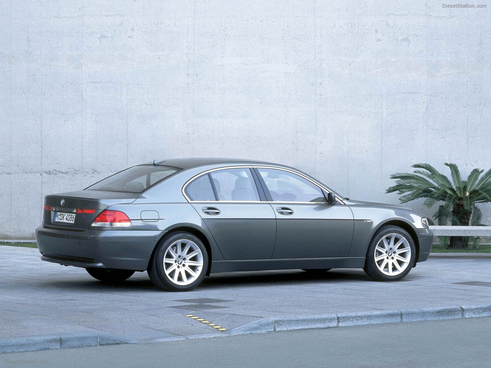 BMW 7 Series (2002)
